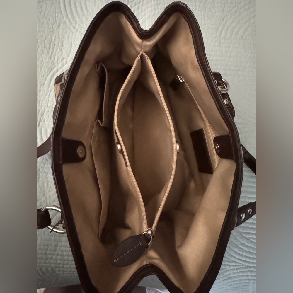 Coach Penelope Signature Satchel - Picture 2 of 6